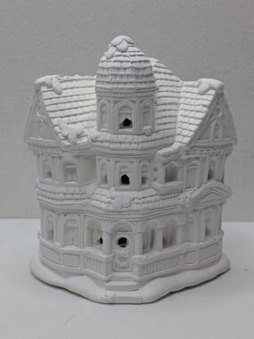 California Creations QUEEN ANN SE179 Unsealed Unpainted Christmas Village